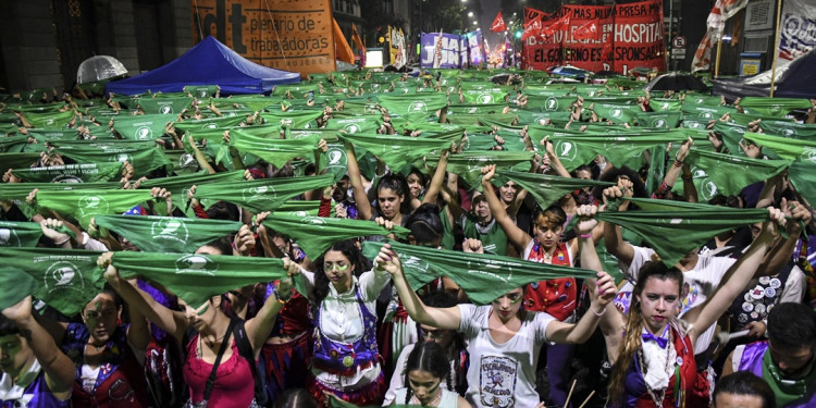 Amnistía advierte el costo de la retirada: la retracción del Estado obstaculiza el acceso al aborto