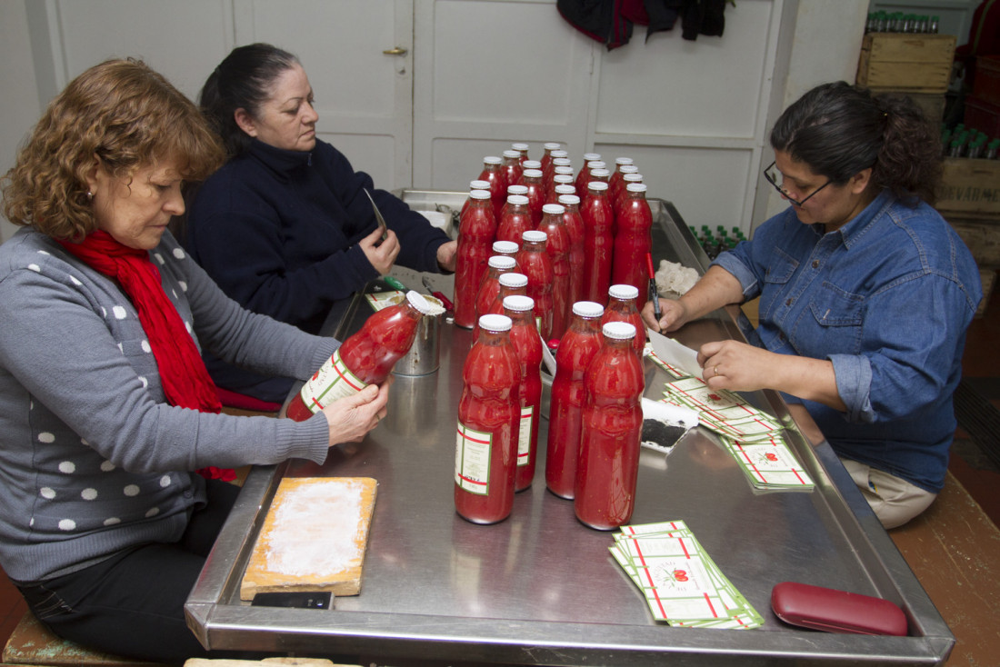 Las mujeres son la mitad en las pymes que producen alimentos, pero solo lideran una de cada cinco