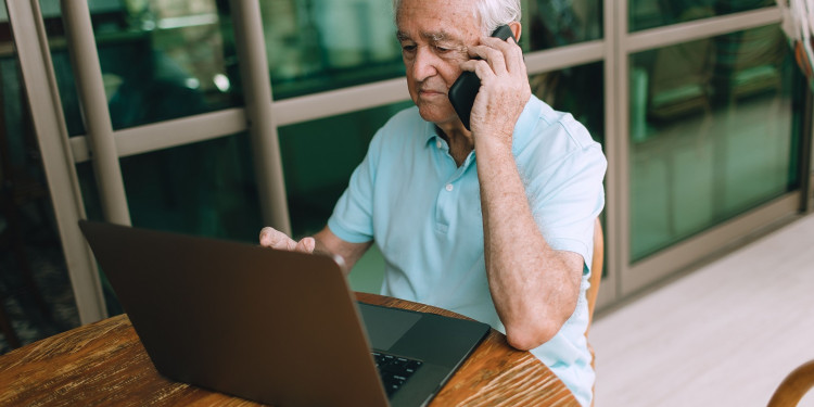 Cómo es el día a día de los adultos mayores y su vínculo con la tecnología