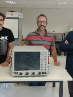 Un osciloscopio digital único en el país fortalece al Balseiro