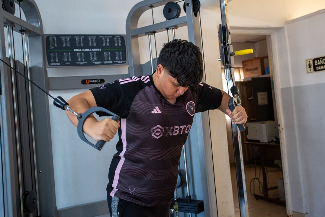 ¿Es bueno tomar agua con gas cuando entrenamos?