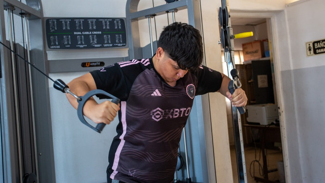 imagen ¿Es bueno tomar agua con gas cuando entrenamos?