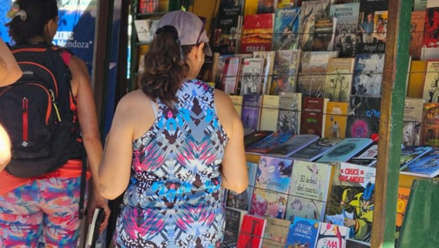 imagen Inauguraron el primer punto D’Accurzio, que ofrece libros de artistas mendocinos