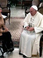 Luego del confuso episodio de robo de dinero, Michetti se mostró con el Papa