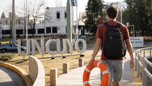 imagen Qué ofrece la UNCUYO a estudiantes que están en riesgo de perder su carrera