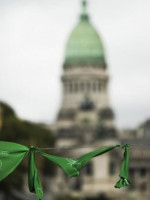 Denunciarán a los senadores que rechazaron el aborto legal