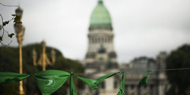 Denunciarán a los senadores que rechazaron el aborto legal