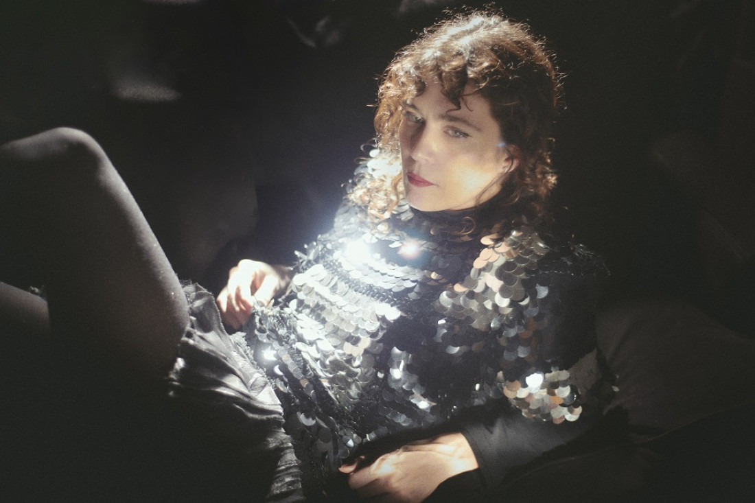 "En la ribera de la noche plutónica", el nuevo disco de Lu Glass