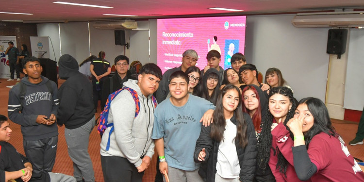 Adolescentes: "La cercanía es la mejor forma de cuidar su salud mental"