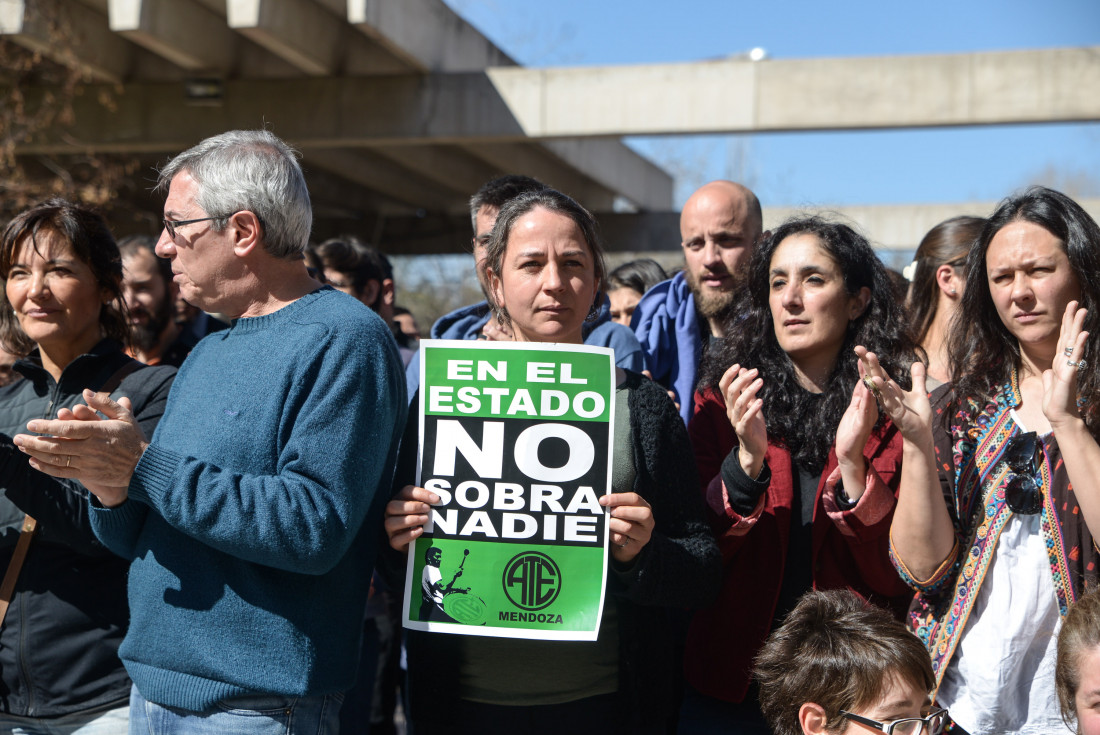  Abrazo simbólico al Conicet: "La situación es terminal"