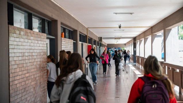 imagen Una red de protección adolescente: la familia, la escuela, los pares, el barrio