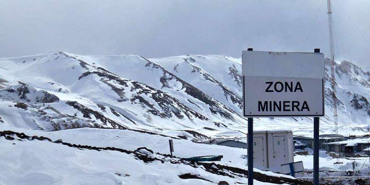 Más de 40 proyectos mineros se desarrollan sobre glaciares