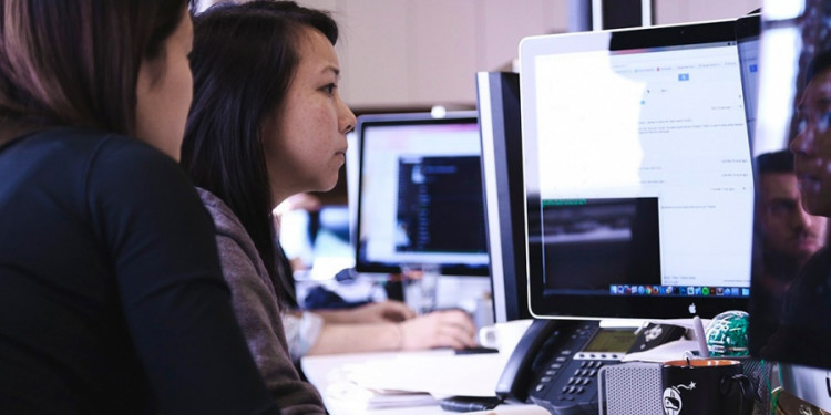 La propuesta del Gobierno para formar 70 mil programadores y programadoras en un año
