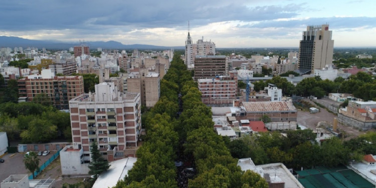 Isla de calor: la Ciudad registra diez grados más que los bordes del Gran Mendoza