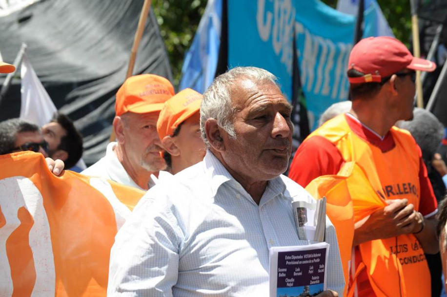 imagen Fotogalería: jornada de marchas en Mendoza contra la reforma