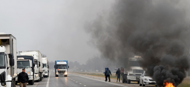 Paro del campo: cese de comercialización y protestas por el rumbo económico del país