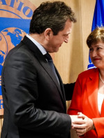 El FMI aprobó segunda revisión del acuerdo que otorgó US$ 3.900 millones a la Argentina