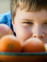 Obesidad infantil: "El bombardeo de publicidad de alimentos no saludables vulnera el derecho a la salud de niños y adolescentes"