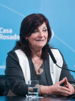 El Gobierno confirmó que analiza un bono de fin de año para recuperar salarios