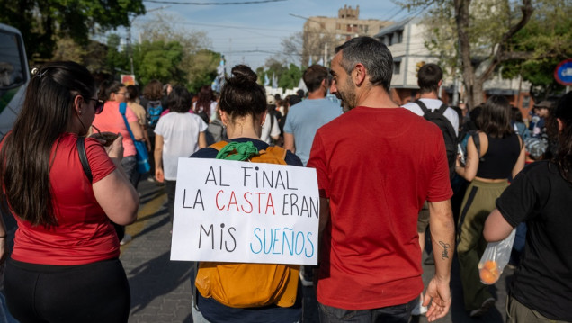 imagen Mensajes por lo alto: las fotos de la tercera marcha universitaria