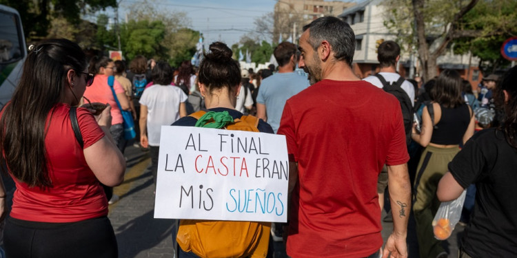 Mensajes por lo alto: las fotos de la tercera marcha universitaria