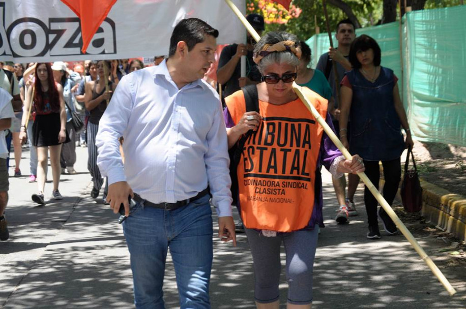 imagen Fotogalería: jornada de marchas en Mendoza contra la reforma