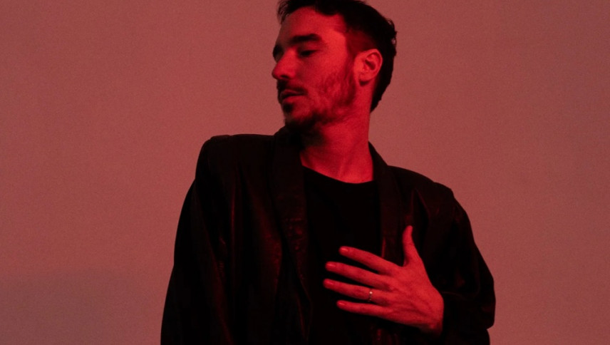 Juku Ares se sumerge en el pop con su disco "Sitcom"