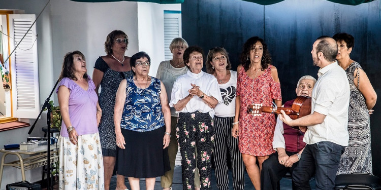 Desde la sexualidad hasta la moda: guía para derribar prejuicios sobre la vida adulta
