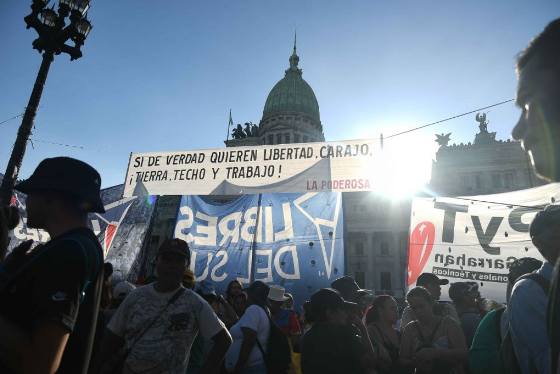 Jornada decisiva para la ley ómnibus: más modificaciones, tensión y marchas 