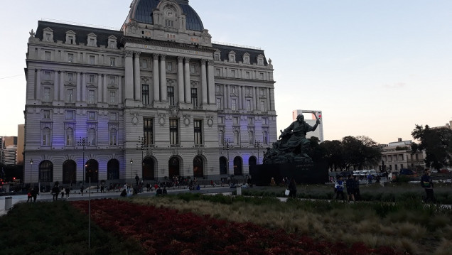 imagen La historia del Centro Cultural Kirchner que el gobierno de Milei busca rebautizar