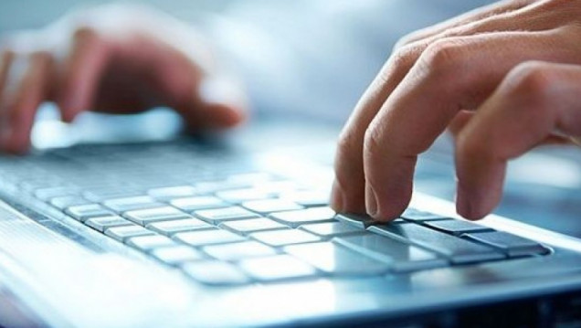 imagen Cornejo vetó la Ley de Matriculación de Informáticos