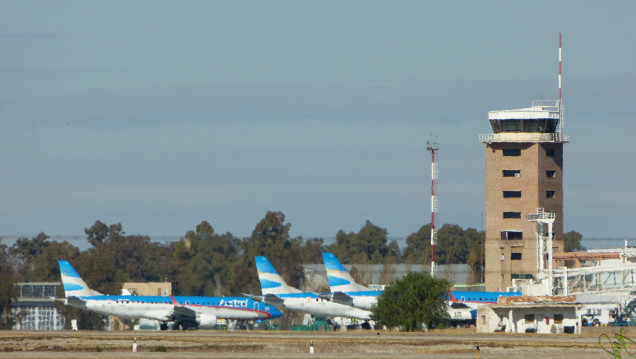 imagen Cierre del aeropuerto: Taxistas reclaman soluciones para el sector