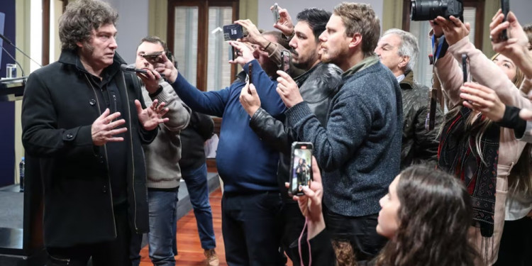 Más de la mitad de los ataques contra periodistas provinieron del poder político