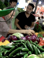 Devolución del IVA: "Es para comprar bienes de la canasta alimentaria básica"