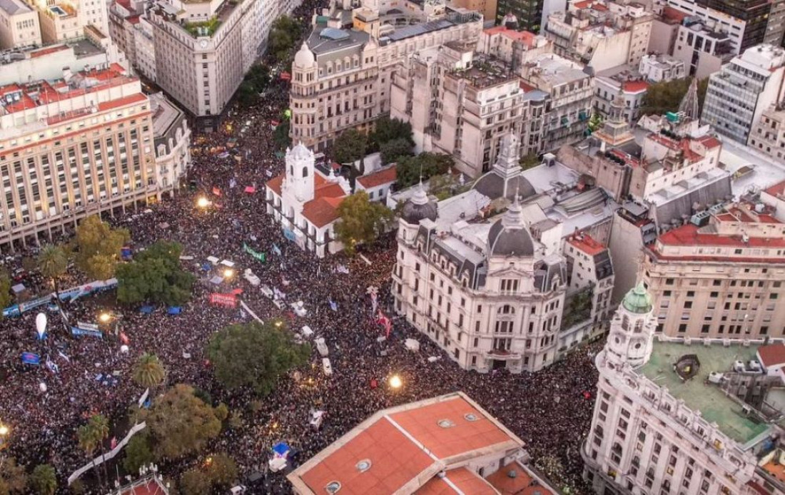 Movilizaciones masivas coparon todo el país bajo la consigna de defender la educación pública