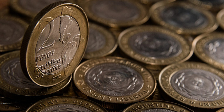 Subastar monedas en internet: ¿un rebusque económico como en 2001 o simple oportunismo?