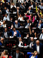 Cómo sigue el proyecto de la ley "Bases" luego del revés en la sesión de Diputados