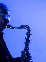 Bernardo Baraj homenajea al "Gato" Barbieri en la Nave UNCUYO