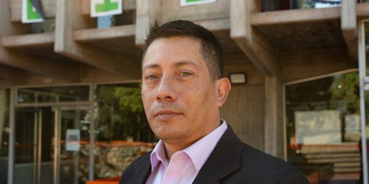 La historia de Juan: fue cartonero y se recibió de licenciado en Ciencia Política y Administración Pública en la UNCUYO