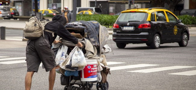 La pobreza trepó al 55,5% en el primer trimestre: afecta a casi 25 millones de personas en Argentina