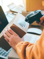 Creó un sistema de visión artificial que evita pérdidas millonarias y mejora el trabajo en almacenes