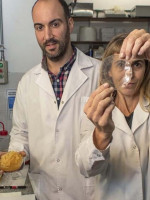 Equipo científico argentino desarrolla materiales biodegradables para envases de alimentos