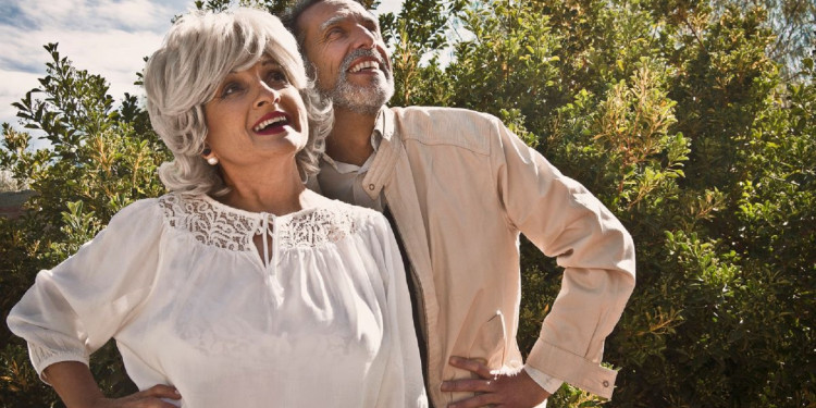 Graciela Lopresti y Daniel Encinas estrenan en el Independencia la comedia "Negociemos"