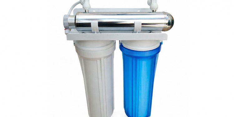 Un equipo del Conicet desarrolla un dispositivo de uso doméstico que remueve micro y nanoplásticos del agua