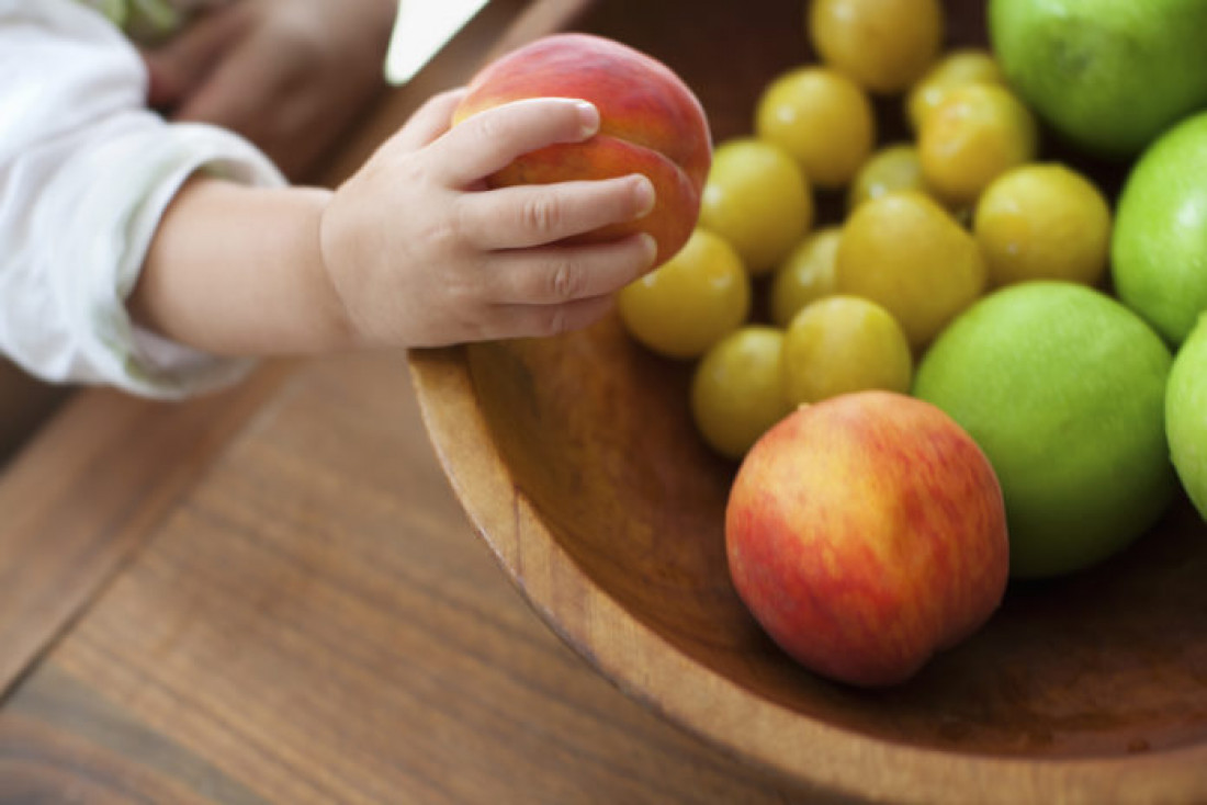 Niños, niñas y adolescentes consumen solo el 20% de las frutas y verduras recomendadas