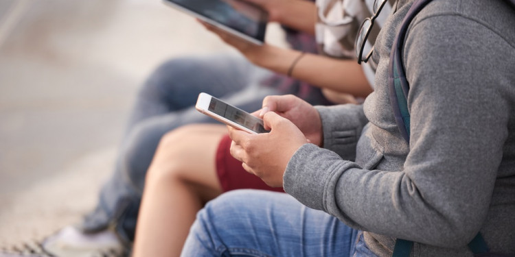 Redes sociales: alertan por su impacto en adolescentes