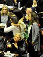 Para calmar internas, Macri se reunió con diputadas en contra del aborto