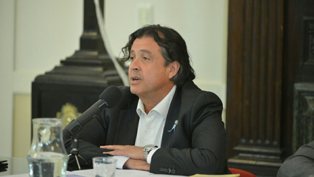 imagen Proponen cinco años para el mandato del gobernador