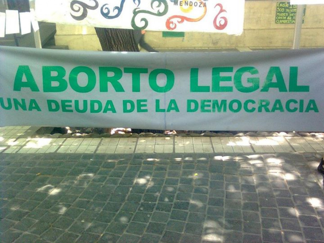 El derecho al aborto sigue en la columna de Pendientes