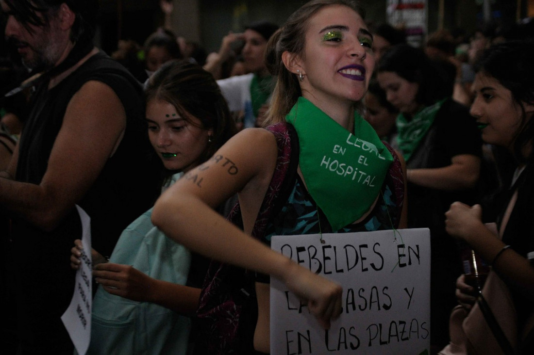 ¿Quiénes se han manifestado a favor del aborto legal?